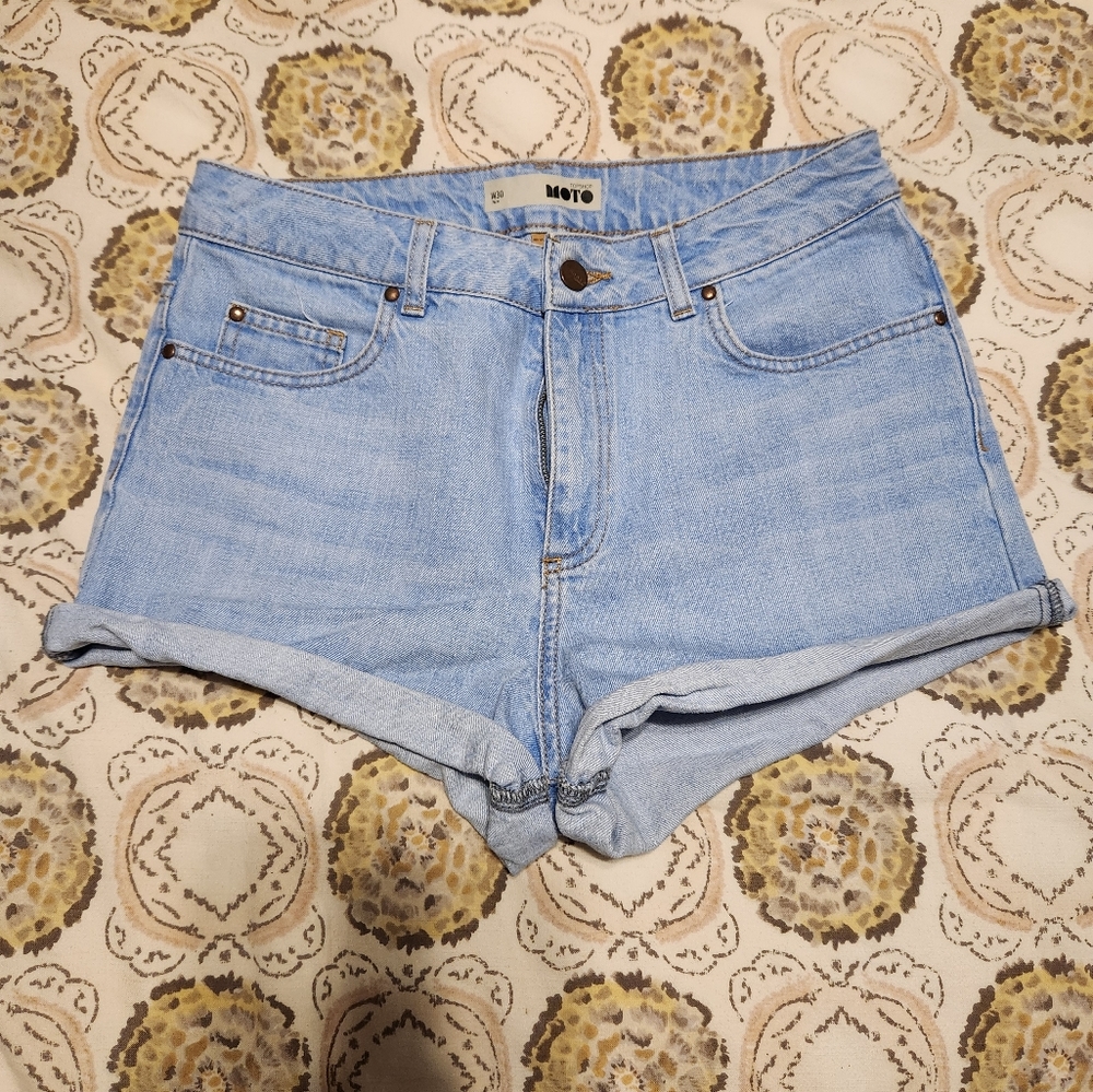 Light wash high rise shorts